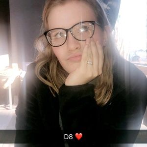 Meet your Posher, Carly